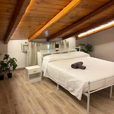 Modern 2-bedroom Flat With Balcony & View *