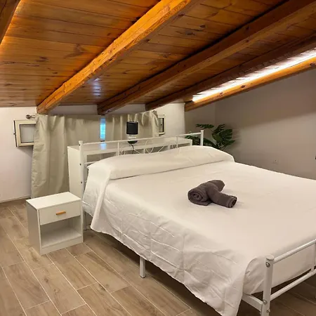 Modern 2-bedroom Flat With Balcony & View