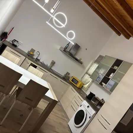 公寓 Modern 2-bedroom Flat With Balcony & View